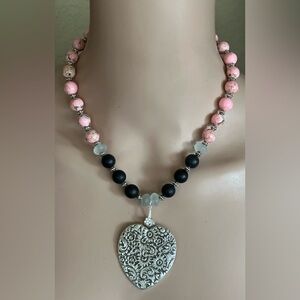 20-1/2 inch Pink Shell Turquoise and Onyx bead Necklace NWOT